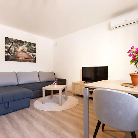 شقة Apartma Senicica