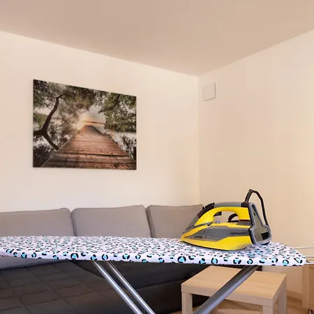 Apartma Senicica شقة *